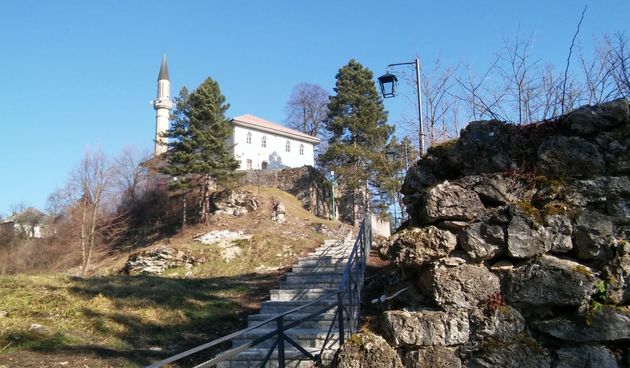 Prijepodne u Cazinu, Kostelski buk i posjet tvrđavi Ostrožac