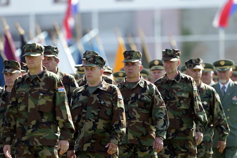 Svečano postrojavanje na stadionu u Kranjčevićevoj u povodu Dana Oružanih snaga Republike Hrvatske. Foto. PIXSELL Svečano postrojavanje na stadionu u Kranjčevićevoj u povodu Dana Oružanih snaga Republike Hrvatske. Foto. PIXSELL