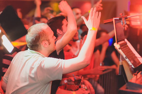 Siniša Vuco @ Hitch bar, 16.5.2015. (Foto: Ivan Toman)