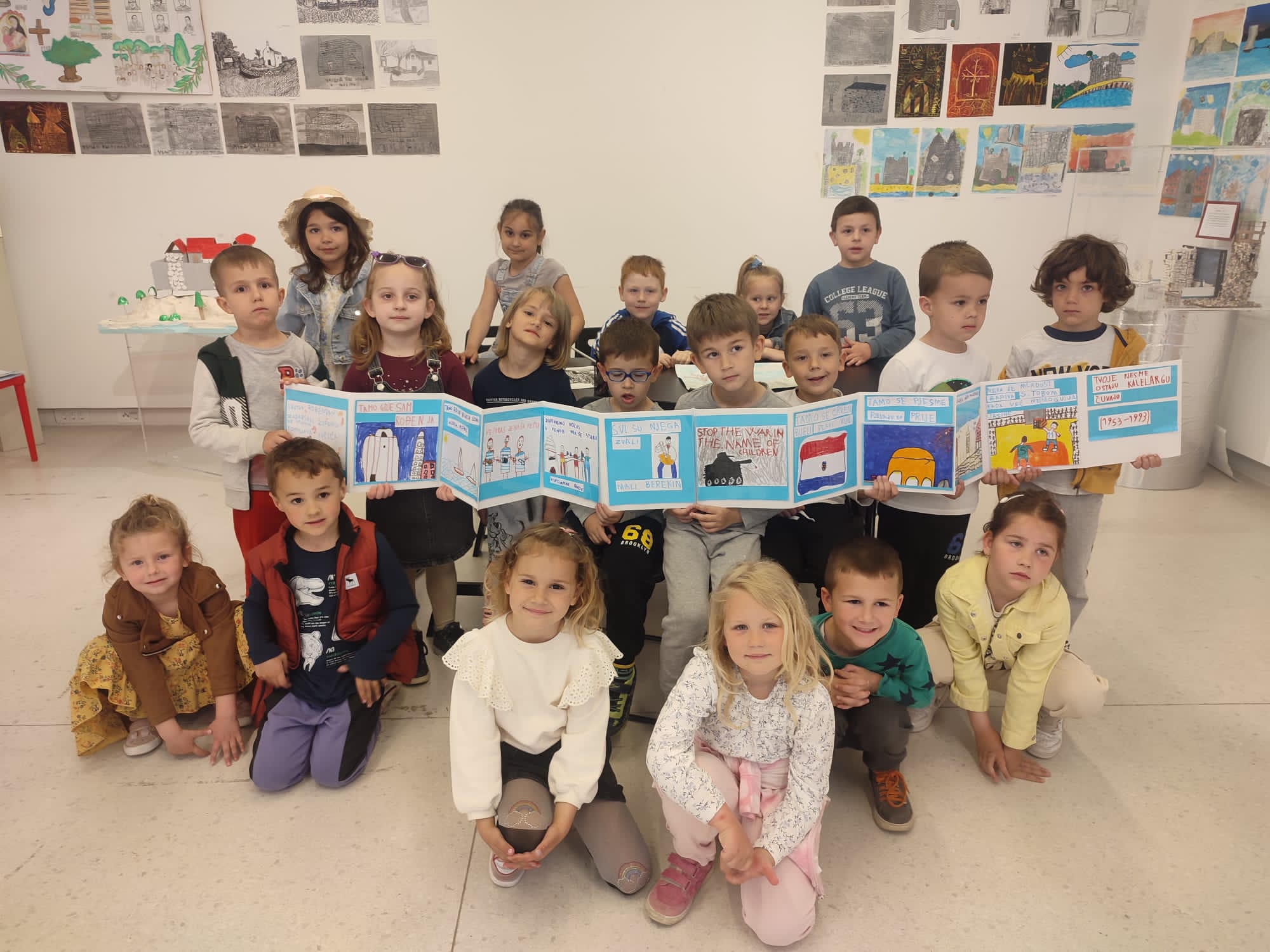 Djeca iz DV Vruljica likovnim radovima osvojila dvije individualne i grupnu nagradu Djeca iz DV Vruljica likovnim radovima osvojila dvije individualne i grupnu nagradu