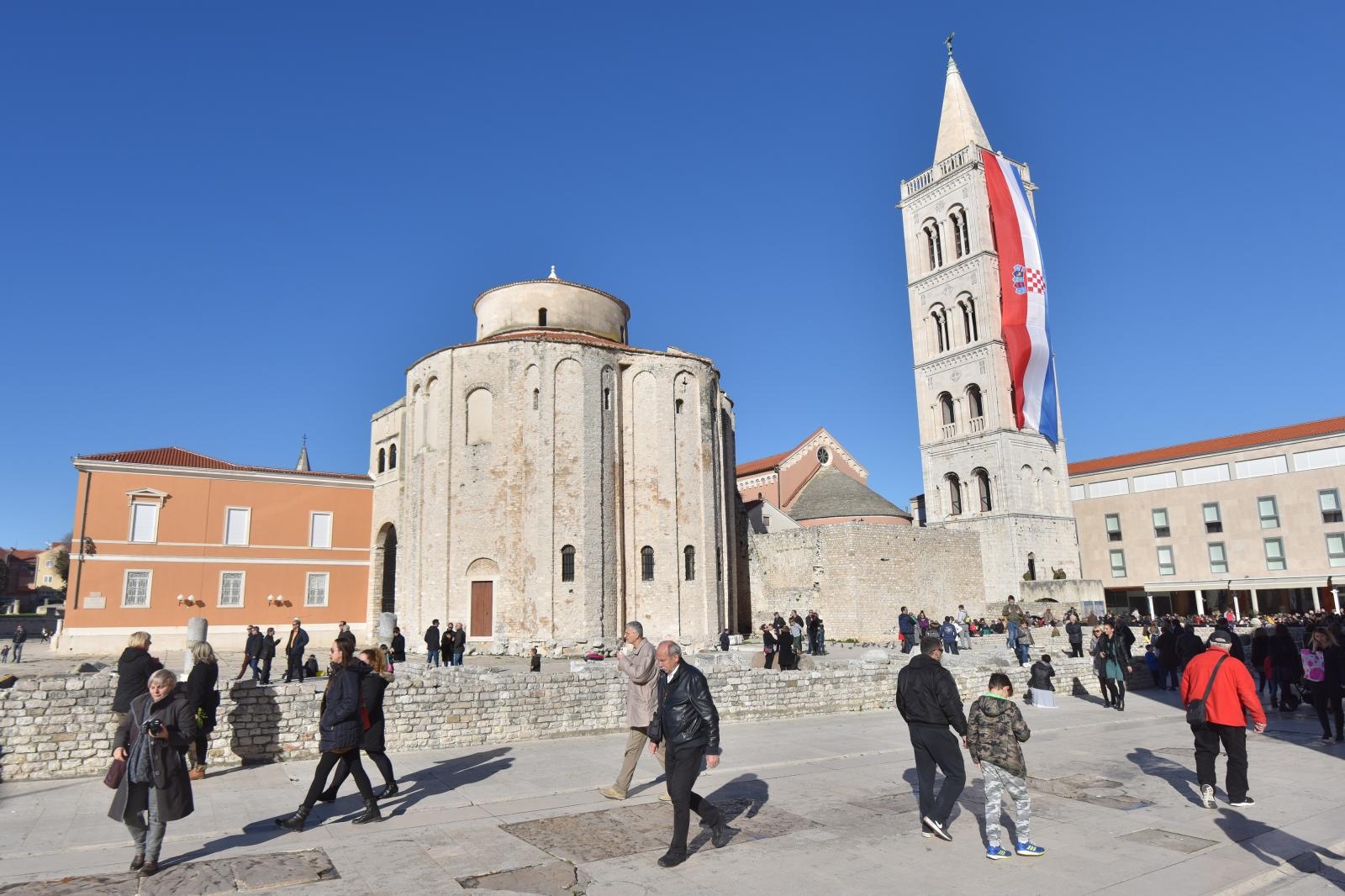 Otvorena izložba vojne opreme, oružja i vozila na zadarskoj rivi