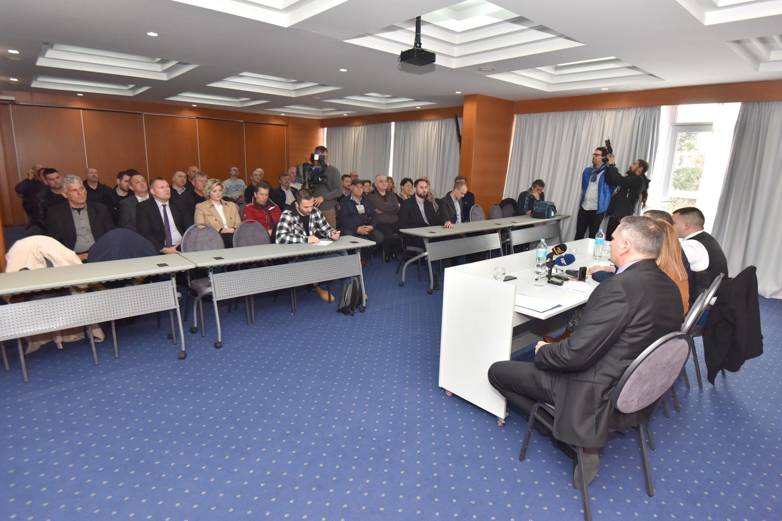 Esih i Hasanbegović predstavili koordinatore zadarske podružnice stranke Neovisni za Hrvatsku