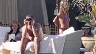 Jennifer Aniston u seksi badiću proslavila 41. rođendan (Jutarnji.hr)