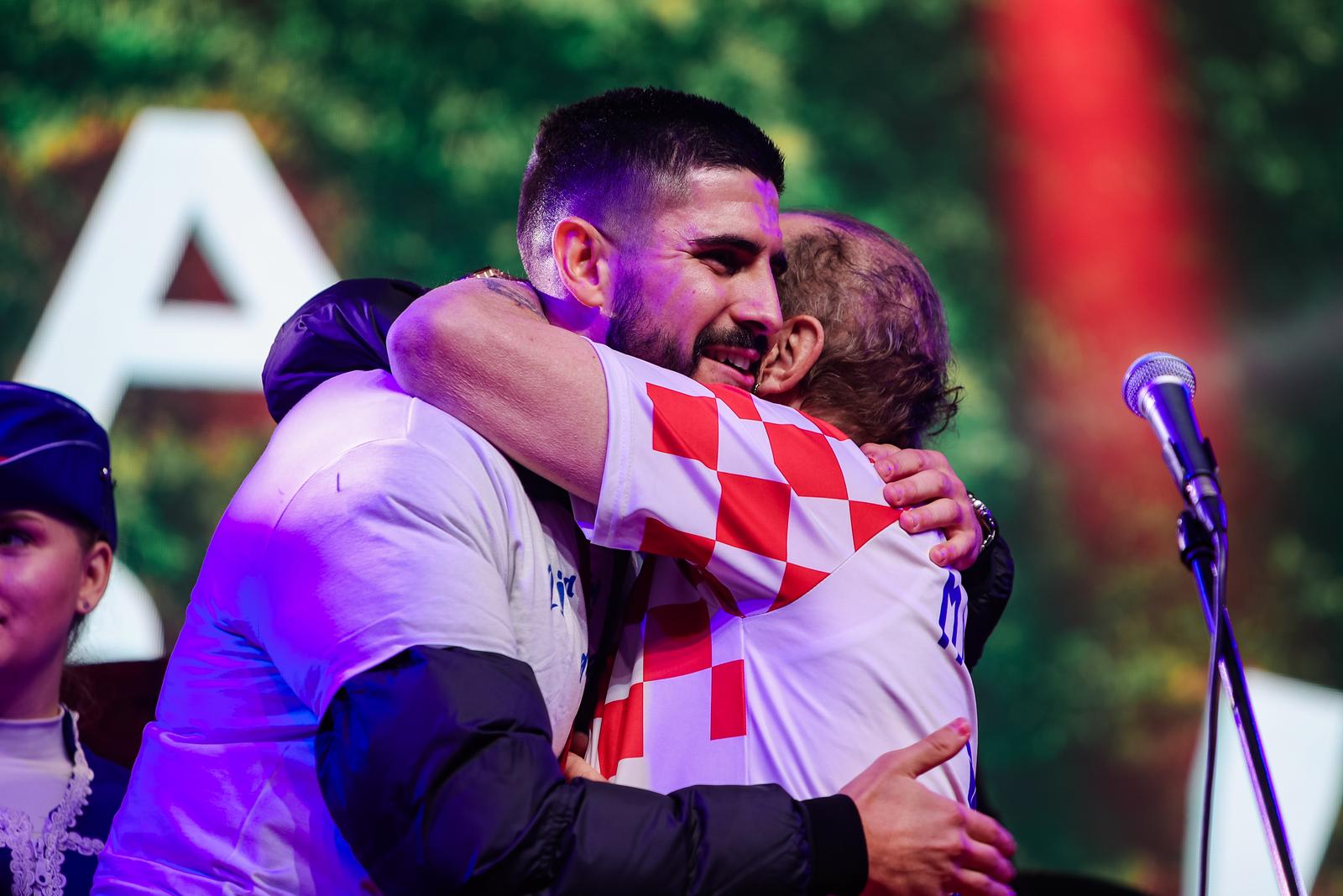 Svečani doček na Forumu za Dominika Livakovića i Martina Erlića