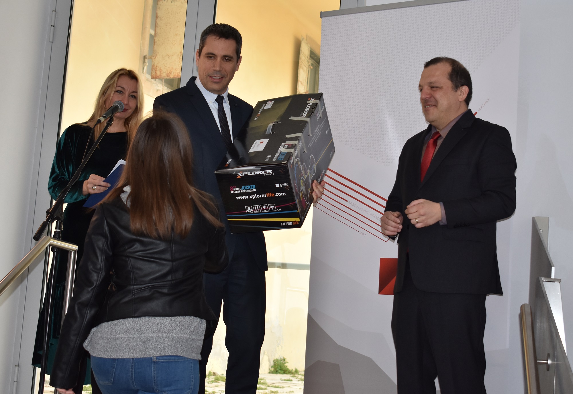 Dodjela nagrada učenicima za radove na natječaju “Hrvatska kakvu želimo” Dodjela nagrada učenicima za radove na natječaju “Hrvatska kakvu želimo”