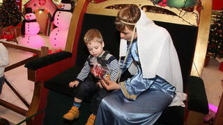 Sv. Luce razveselila mališane u Supernova centru, Foto: Iva Perinčić Sv. Luce razveselila mališane u Supernova centru, Foto: Iva Perinčić