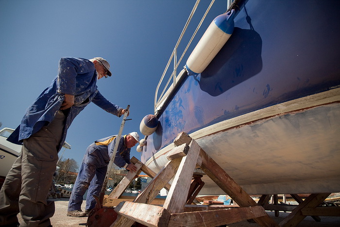 Jazine: Uređuju se barke i kaići, Foto: Saša Čuka