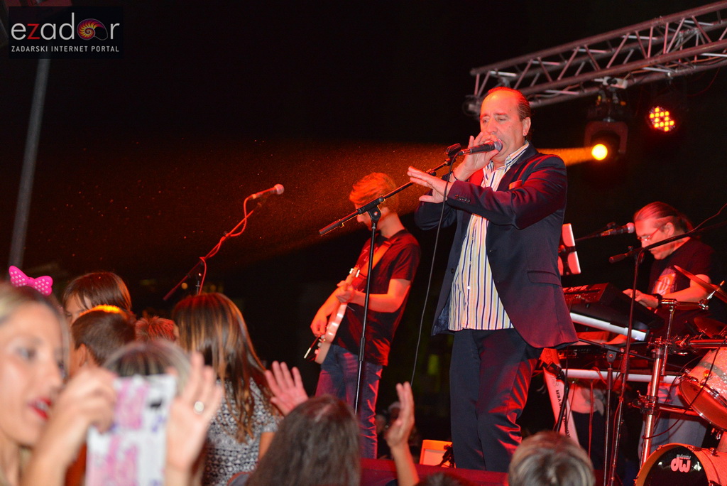 Stanarska fešta 2017: Mladen Grdović i Ivica Sikirić Ićo raspjevali Stanarce i njihove goste Stanarska fešta 2017: Mladen Grdović i Ivica Sikirić Ićo raspjevali Stanarce i njihove goste