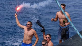 Tunuara 2016 – defile ribarica, spremanje brudeta, demonstracija ribarske vještine i koncert Zorica Kondža. Foto: TZ općine Kali/Adam Vidas Tunuara 2016 – defile ribarica, spremanje brudeta, demonstracija ribarske vještine i koncert Zorica Kondža. Foto: TZ općine Kali/Adam Vidas
