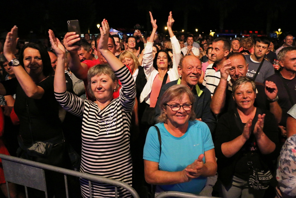 Tony Cetinski priredio spektakl za kraj Virskog ljeta