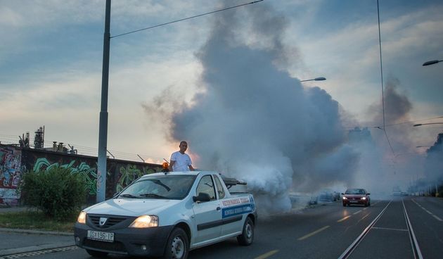 Zaprašivanje komaraca u Osijeku