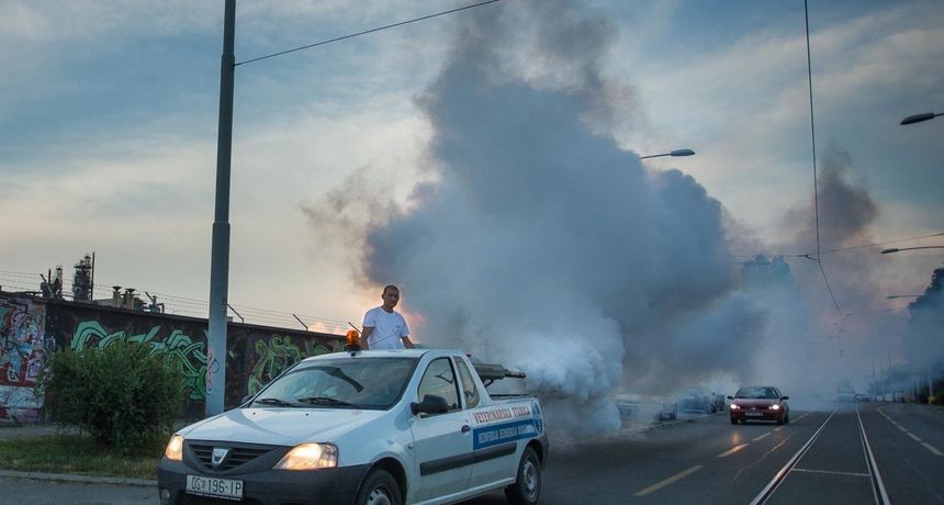 Zaprašivanje komaraca u Osijeku