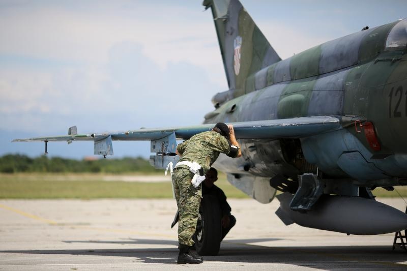 MIG 21 koji se srušio kod Velike Gorice, Foto: Filip Brala/PIXSELL MIG 21 koji se srušio kod Velike Gorice, Foto: Filip Brala/PIXSELL