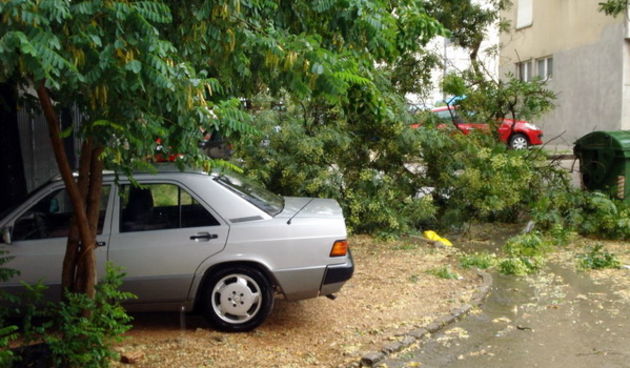 18.7.2009. Posljedice nevremena u ul. F. Tudjmana i B.J.Jelacica u Zadru