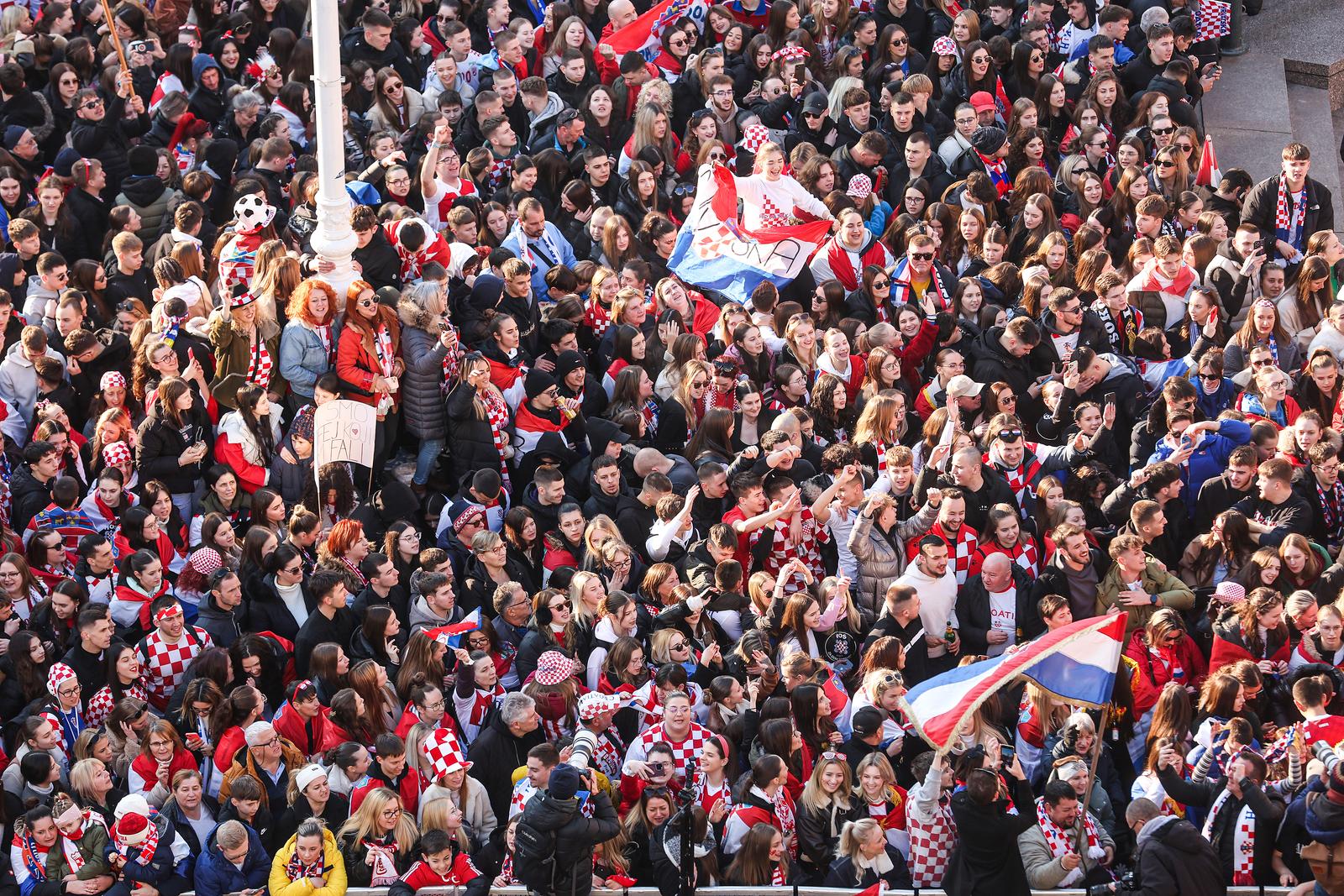Panorama svečanog dočeka hrvatske rukometne reprezentacije u Zagrebu