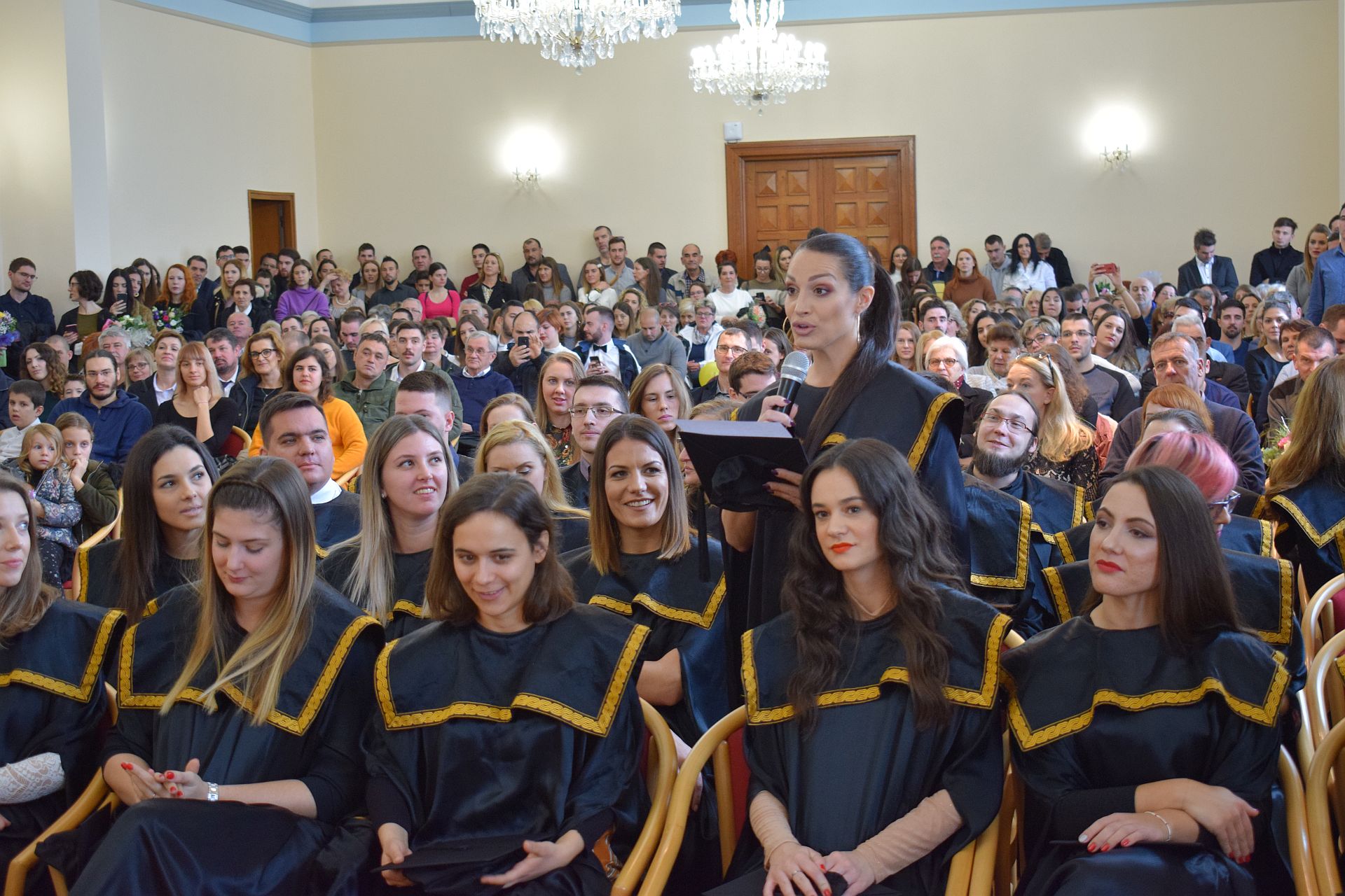 Na Sveučilištu u Zadru promovirano 160 magistrica i magistara Na Sveučilištu u Zadru promovirano 160 magistrica i magistara