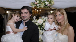 Split, 190210.
U hotelu Le Meridien Lav odrzava se Sajam vjencanja gdje je uprilicena modna revija izlagaca. 
Na slici : Josko Cagalj – Jole sa suprugom Anom i kcerkama Iva i Ema.
Foto : Jadran Babic / CROPIX