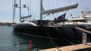 27.06.2013., Zadar – Luksuzna jahta u vlasnistvu medijskog magnata Ruperta Murdocha nalazi se usidrena u zadarskoj marini. Brod je dugacak 68 metara, glavni jarbol je iste visine. Cijena najma ove jahte na tjedan je 295.000 eura, odnosno 2,2 milijuna ku 27.06.2013., Zadar – Luksuzna jahta u vlasnistvu medijskog magnata Ruperta Murdocha nalazi se usidrena u zadarskoj marini. Brod je dugacak 68 metara, glavni jarbol je iste visine. Cijena najma ove jahte na tjedan je 295.000 eura, odnosno 2,2 milijuna ku