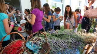 03.07.2013., Zadar – Na djecjem odjelu u dvoristu Gradske knjiznice Zadar djeca izradjuju strucke i jastucice od lavande. Radionicu vodi gospodja Jadranka Plantak. Photo: Zeljko Mrsic/PIXSELL 03.07.2013., Zadar – Na djecjem odjelu u dvoristu Gradske knjiznice Zadar djeca izradjuju strucke i jastucice od lavande. Radionicu vodi gospodja Jadranka Plantak. Photo: Zeljko Mrsic/PIXSELL