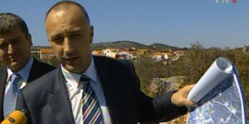 Ministar graditeljstva i prostornog uređenja Ivan Vrdoljak, foto: HRT Ministar graditeljstva i prostornog uređenja Ivan Vrdoljak, foto: HRT