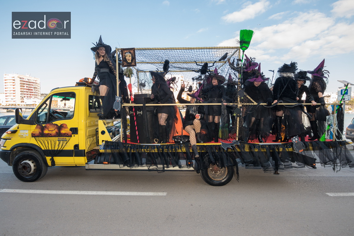 Zadarski karneval 2018: Povorka maškaranih skupina od Gradskih vrata preko Foruma do Narodnog trga Zadarski karneval 2018: Povorka maškaranih skupina od Gradskih vrata preko Foruma do Narodnog trga
