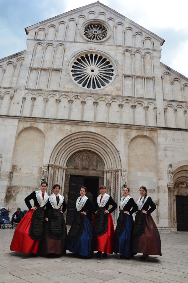 Predstavljanje svečane zadarske pučke nošnje, foto: Iva Perinčić Predstavljanje svečane zadarske pučke nošnje, foto: Iva Perinčić