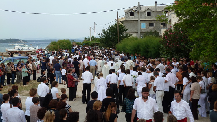 Tkon: Posljednji ispraćaj malenog anđela, Roka Ugrinića 7. lipnja 2011.