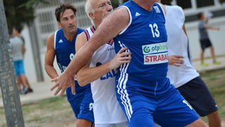 U povodu blagdana Kraljice Mira u Stanovima odigrana utakimica između veterana KK Zadar i Stanova, Foto: Iva Perinčić U povodu blagdana Kraljice Mira u Stanovima odigrana utakimica između veterana KK Zadar i Stanova, Foto: Iva Perinčić