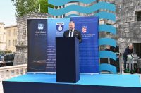 Ministarstvo poljoprivrede, šumarstva i ribarstva RH zajedno sa Zadarskom županijom i Gradom Zadrom danas u Zadru organiziraju manifestaciju “More mogućnosti – pronađi svoj put”, kojom učenike, studente, roditelje i sve zainteresirane žele zaintrigirati za svijet plavih karijera – obrazovanje, zanimanja i mogućnosti u sektoru mora.