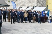 Ministarstvo poljoprivrede, šumarstva i ribarstva RH zajedno sa Zadarskom županijom i Gradom Zadrom danas u Zadru organiziraju manifestaciju “More mogućnosti – pronađi svoj put”, kojom učenike, studente, roditelje i sve zainteresirane žele zaintrigirati za svijet plavih karijera – obrazovanje, zanimanja i mogućnosti u sektoru mora.