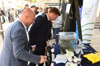 Ministarstvo poljoprivrede, šumarstva i ribarstva RH zajedno sa Zadarskom županijom i Gradom Zadrom danas u Zadru organiziraju manifestaciju “More mogućnosti – pronađi svoj put”, kojom učenike, studente, roditelje i sve zainteresirane žele zaintrigirati za svijet plavih karijera – obrazovanje, zanimanja i mogućnosti u sektoru mora.