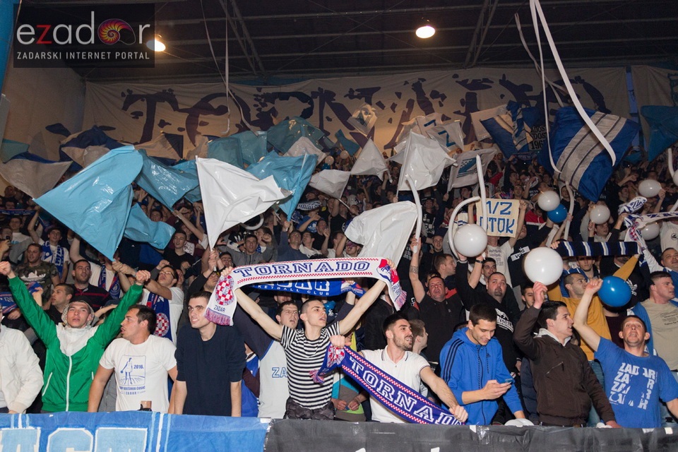 Humanitarno gledanje utakmice Zadar-Cibona u Jazinama Humanitarno gledanje utakmice Zadar-Cibona u Jazinama