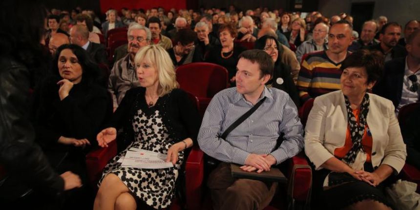 U zadarskom HNK odrzan je skup Kukuriku koalicije te predstavljeni kandidati za Europski parlament. Iako je bilo najavljeno, premijer Zoran Milanovic nije prisustvovao skupu zbog krize u Slavoniji uzrokovane poplavama. Photo: Filip Brala/PIXSELL U zadarskom HNK odrzan je skup Kukuriku koalicije te predstavljeni kandidati za Europski parlament. Iako je bilo najavljeno, premijer Zoran Milanovic nije prisustvovao skupu zbog krize u Slavoniji uzrokovane poplavama. Photo: Filip Brala/PIXSELL