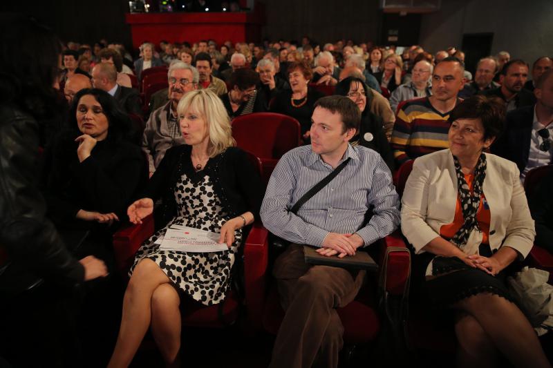 U zadarskom HNK odrzan je skup Kukuriku koalicije te predstavljeni kandidati za Europski parlament. Iako je bilo najavljeno, premijer Zoran Milanovic nije prisustvovao skupu zbog krize u Slavoniji uzrokovane poplavama. Photo: Filip Brala/PIXSELL
