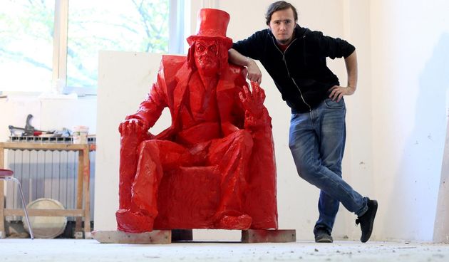 Autor Tomislav Hršak predstavio skulpturu legendarnog Dina Dvornika