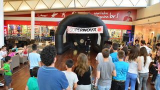 Supernova: Nogometno ludilo i izvlačenje dobitnika automobila Audi A1 Supernova: Nogometno ludilo i izvlačenje dobitnika automobila Audi A1