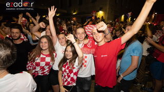 Čudesna noć: Velika fešta ulicama Zadra nakon plasmana Vatrenih u finale SP Čudesna noć: Velika fešta ulicama Zadra nakon plasmana Vatrenih u finale SP