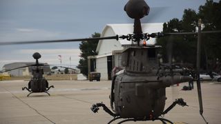 Letačka obuka nove skupine pilota na Kiowama