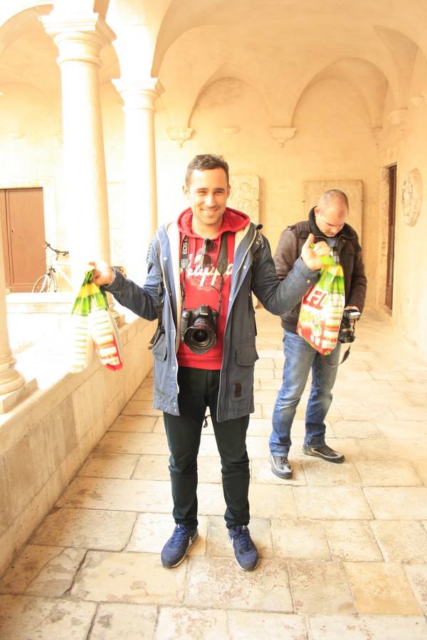 Zadarski sportaši i sportski novinari velikog srca napunili Socijalnu samoposlugu Zadarski sportaši i sportski novinari velikog srca napunili Socijalnu samoposlugu