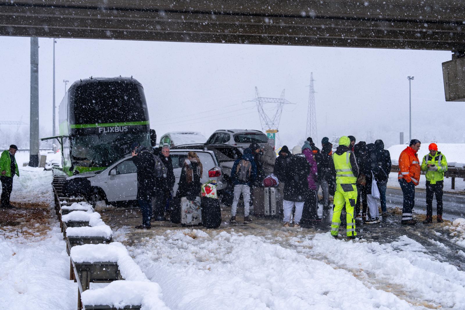 Lančani sudar autobusa i pet automobila kod Gospića
