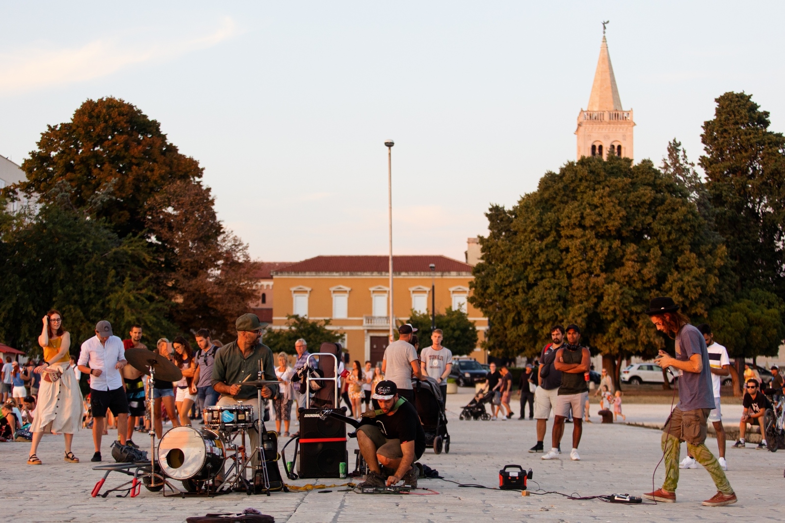 Bablje ljeto u Zadru: Riva je puna turista