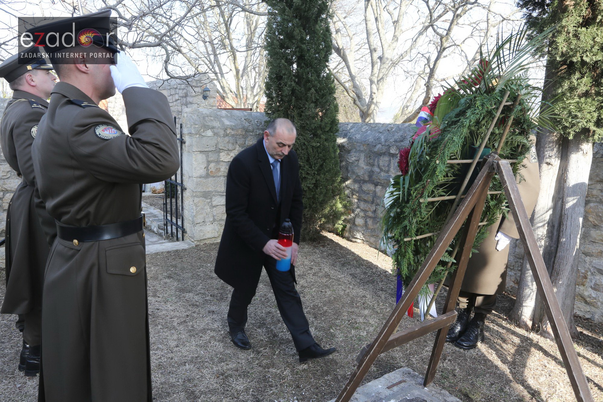 U Donjem Karinu obilježeno sjećanje na rušenje Franjevačkog samostana tijekom VRO Maslenica