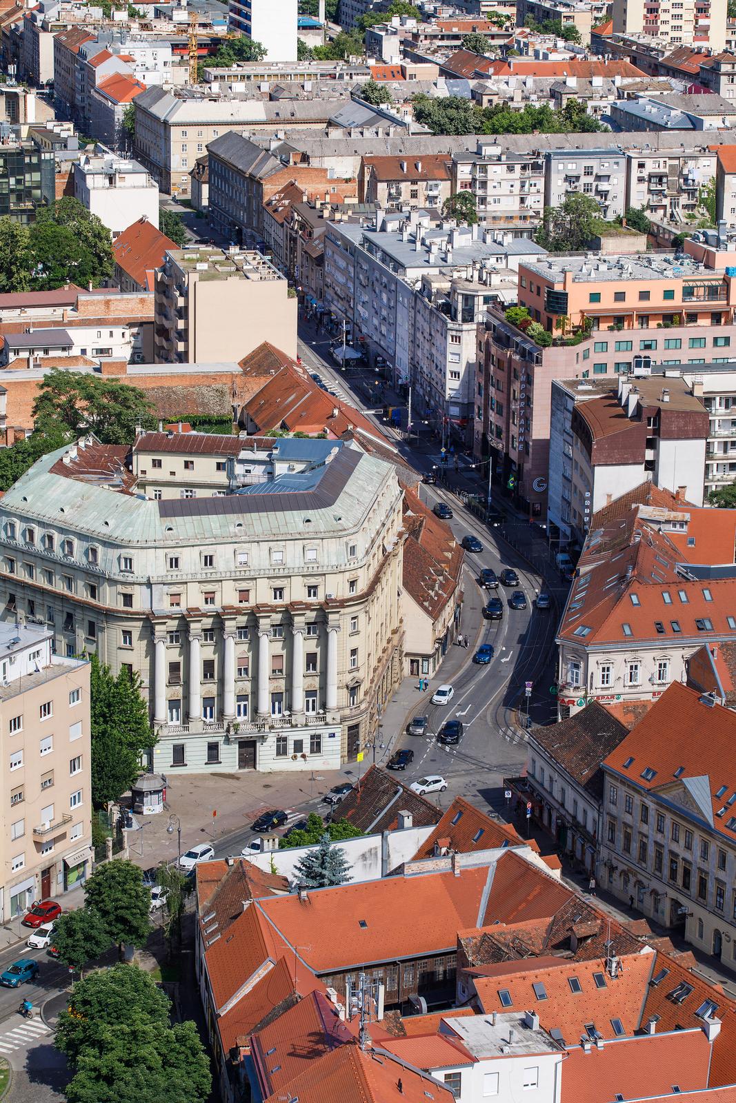 Pogled sa Zagrebačke katedrale na centar grada – Zagreb