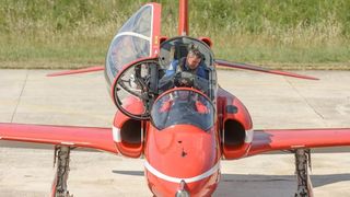 Akrobatska skupina “Red Arrows” Royal Air Forcea u posjeti Zračnoj bazi u Zemuniku Akrobatska skupina “Red Arrows” Royal Air Forcea u posjeti Zračnoj bazi u Zemuniku