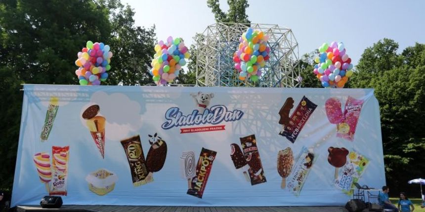 arku Maksimir Ledo organizirana proslava prvog SladoleDana. Vodeci hrvatski i regionalni proizvodjac Ledo proglasio danasnji dan praznikom sladoleda i sluzbeno otvorio sladolednu sezonu. arku Maksimir Ledo organizirana proslava prvog SladoleDana. Vodeci hrvatski i regionalni proizvodjac Ledo proglasio danasnji dan praznikom sladoleda i sluzbeno otvorio sladolednu sezonu.