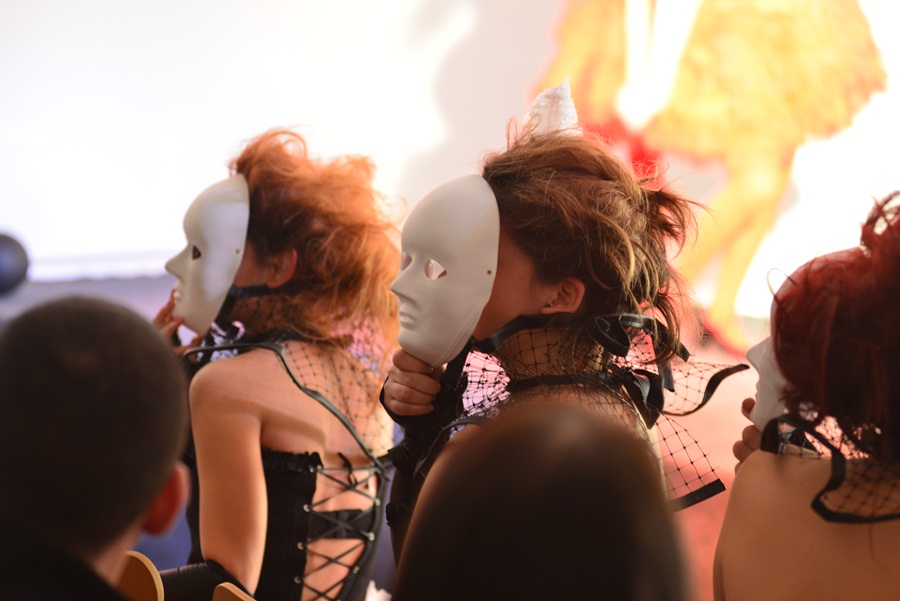 Dragon teatar premijerom predstave “Kraljevo” proslavio svoj peti rođendan Dragon teatar premijerom predstave “Kraljevo” proslavio svoj peti rođendan