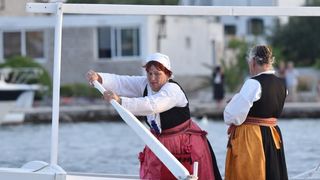 Krapanj: Održana tradicionalna ženska regata gajeta na vesla. Photo: Hrvoje Jelavić/PIXSELL Krapanj: Održana tradicionalna ženska regata gajeta na vesla. Photo: Hrvoje Jelavić/PIXSELL