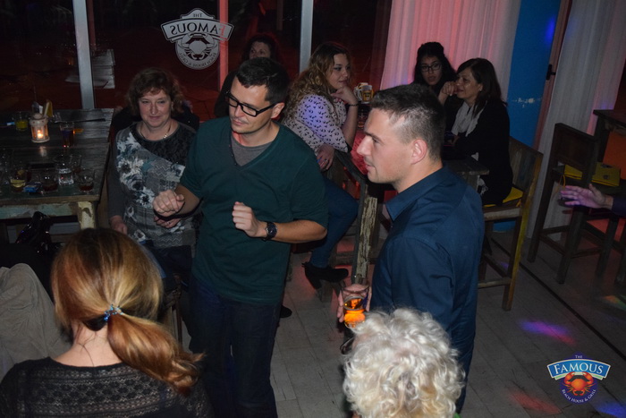 Songbusters i Elena Stella @ Famous Beach Bar & Grill Songbusters i Elena Stella @ Famous Beach Bar & Grill