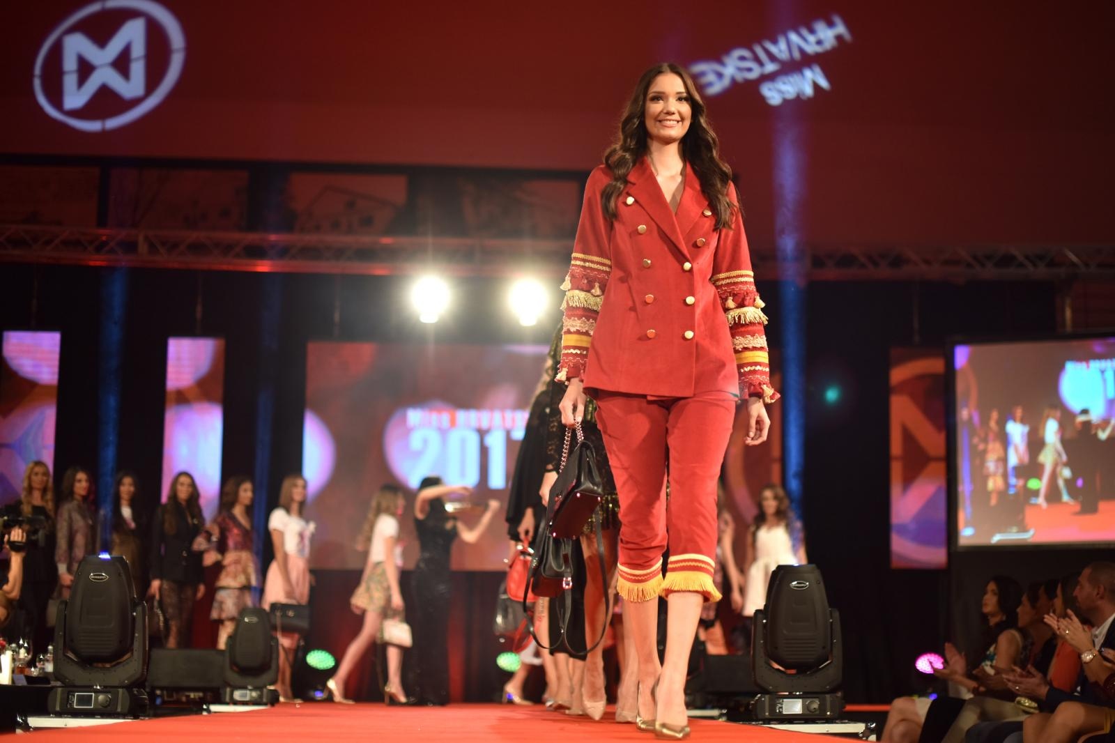 Zadar: Tea Mlinarić nova je Miss Hrvatske Zadar: Tea Mlinarić nova je Miss Hrvatske