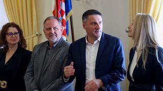 Župan Longin primio predstavnike medija koji prate rad Zadarske županije Župan Longin primio predstavnike medija koji prate rad Zadarske županije